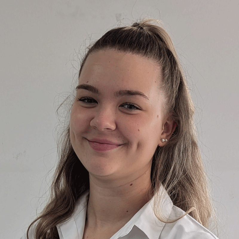 Adrijana Jovicic, Serviceassistentin