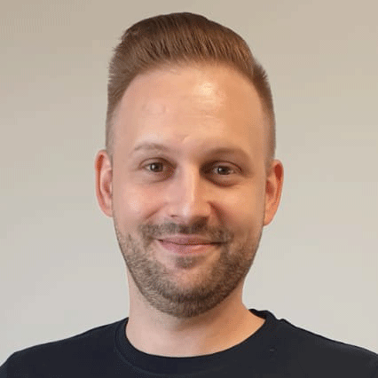 Marcel Pfeffer, Serviceberater