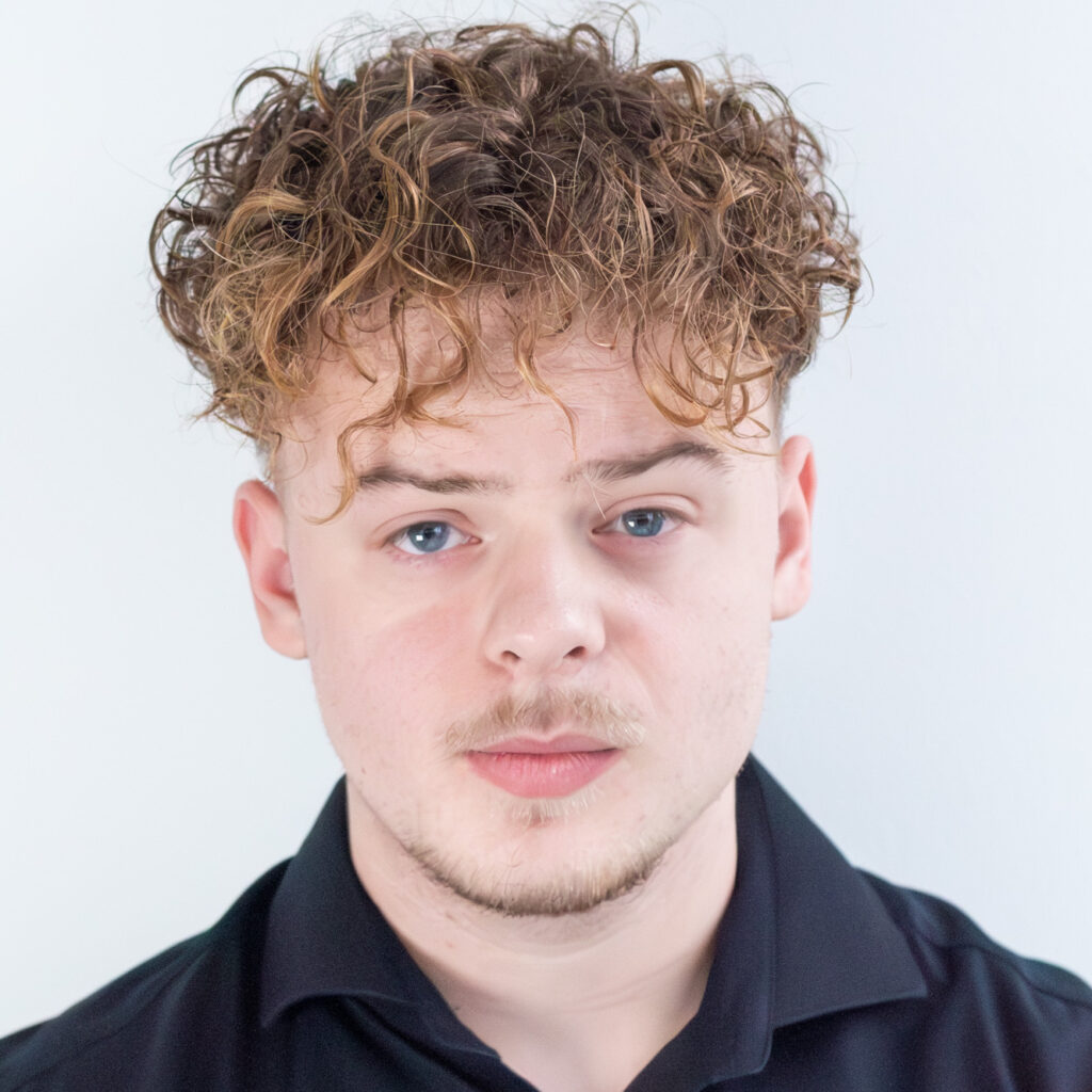 Luca Dienes, Auszubildender